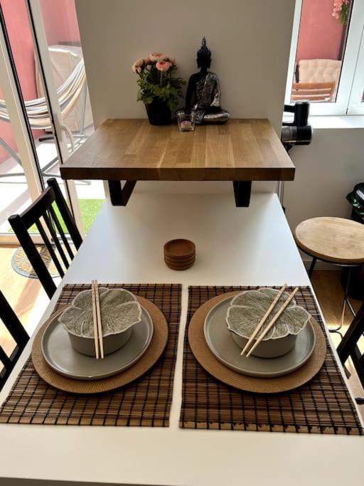 Appartamento Luxury Artistic Digital Nomad Getaway W/ Terrace Lisbona Esterno foto