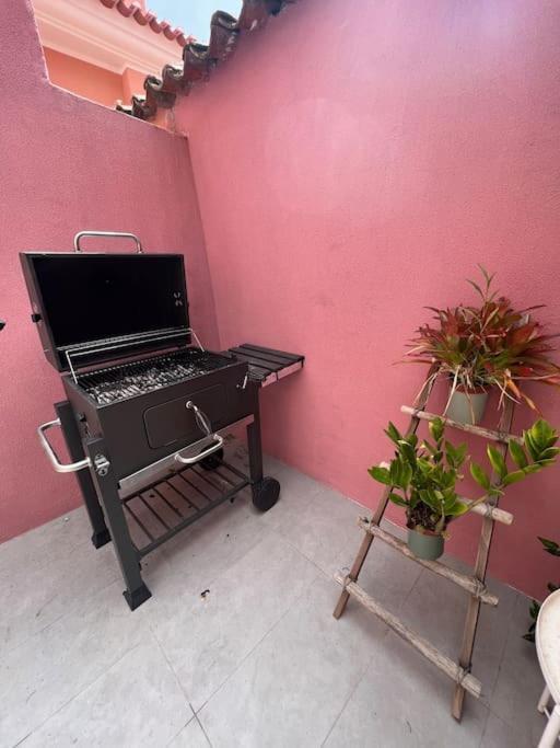 Appartamento Luxury Artistic Digital Nomad Getaway W/ Terrace Lisbona Esterno foto