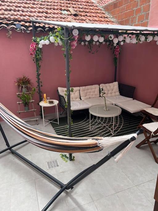 Appartamento Luxury Artistic Digital Nomad Getaway W/ Terrace Lisbona Esterno foto
